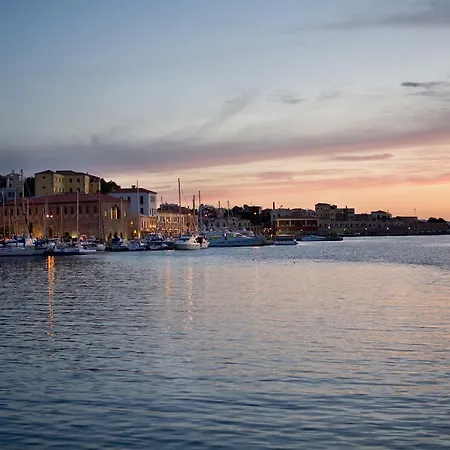 C&m Chania Old Town Hriszí Aktí Haniá